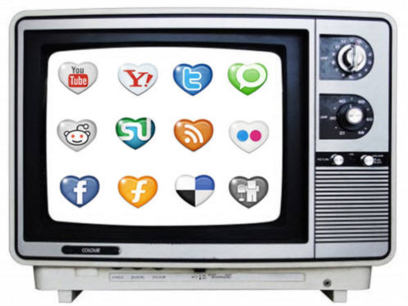 Monitor de TV antigo com ícones de redes sociais na tela